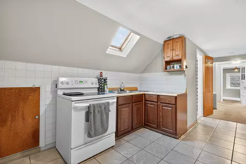 Kitchen - 7346 W 57th Pl, Summit, IL 60501 photo 4 of 4