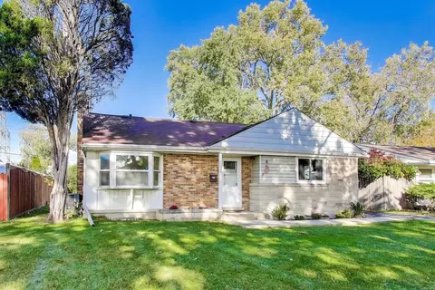 7332 Davis St, Morton Grove, IL 60053