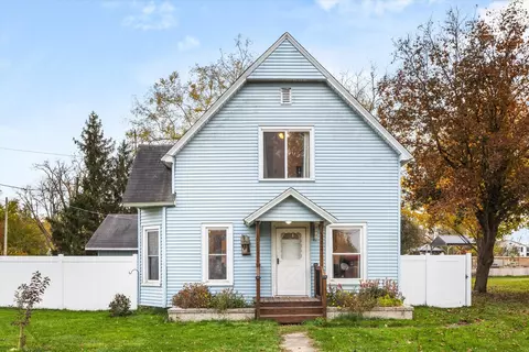 102 Waverly St, Essex, IL 60935