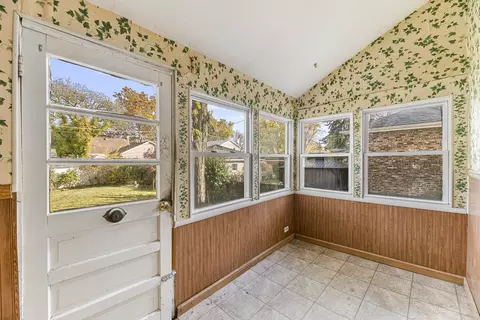 Exterior - 4005 Deyo Ave, Brookfield, IL 60513 photo 3 of 11