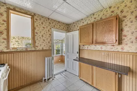 Kitchen - 4005 Deyo Ave, Brookfield, IL 60513 photo 3 of 3