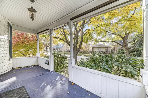 Exterior - 4005 Deyo Ave, Brookfield, IL 60513 photo 4 of 11