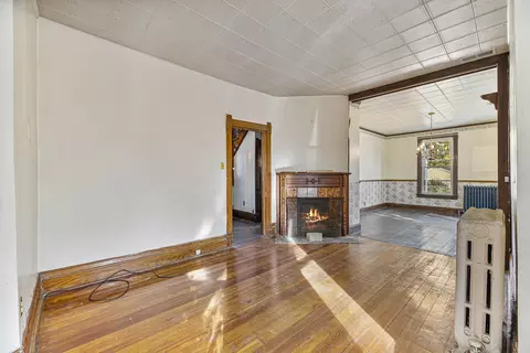 Living - 4005 Deyo Ave, Brookfield, IL 60513 photo 2 of 4