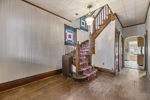 Entry Way - 4005 Deyo Ave, Brookfield, IL 60513 photo 2 of 2