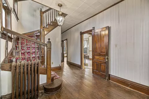 Entry Way - 4005 Deyo Ave, Brookfield, IL 60513 photo 1 of 2