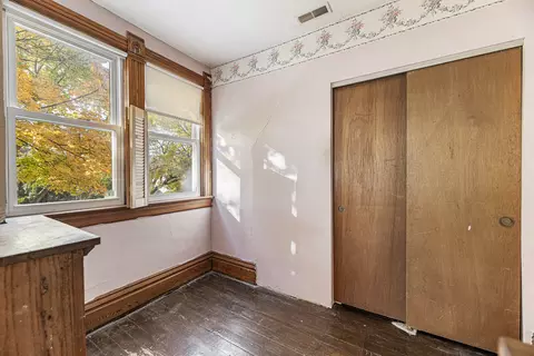 Bedroom - 4005 Deyo Ave, Brookfield, IL 60513 photo 3 of 5