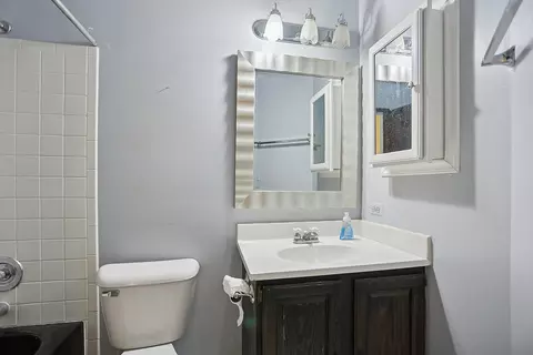 Bath - Undisclosed, Naperville, IL 60563 photo 1 of 2