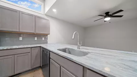 1003 Institute Blvd, Dixon, IL 61021 photo 9