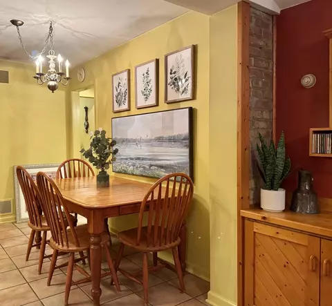 Dining - 911 E Villa Dr, Des Plaines, IL 60016 photo 1 of 2