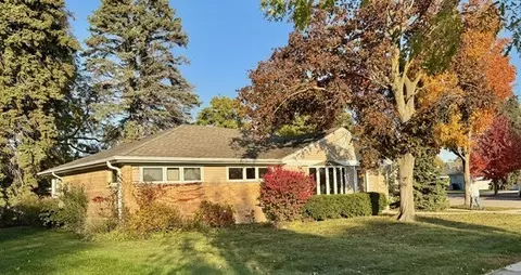 Other - 911 E Villa Dr, Des Plaines, IL 60016 photo 12 of 14