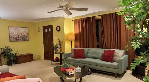 Living - 911 E Villa Dr, Des Plaines, IL 60016 photo 2 of 5