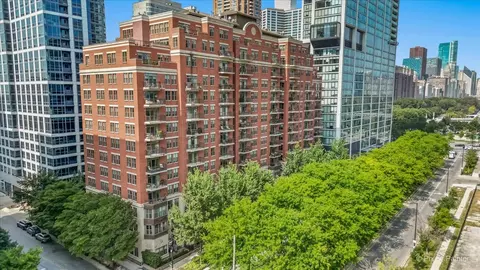 1250 S Indiana Ave #1011, Chicago, IL 60605
