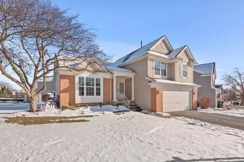 353 Juniper Ln, South Elgin, IL 60177