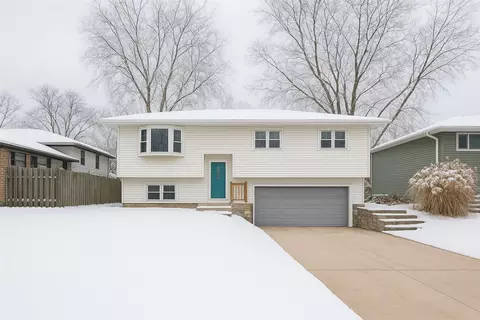 26 W028 Prairie Ave, Wheaton, IL 60187
