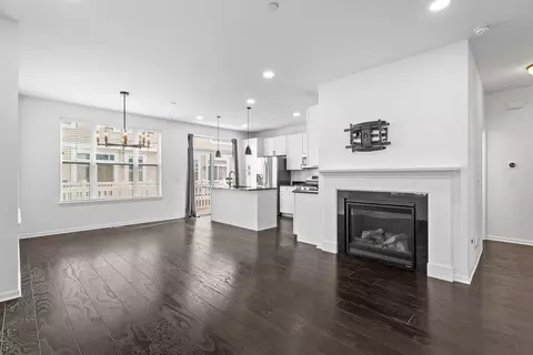 821 Lexington Cir E, Des Plaines, IL 60016 photo 7