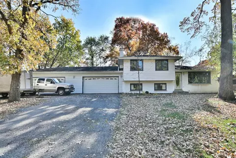 29 W265 Lee Rd, West Chicago, IL 60185