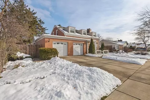 Exterior - 173 Cornell Ave, Des Plaines, IL 60016 photo 2 of 5