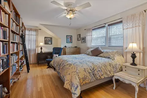 Bedroom - 173 Cornell Ave, Des Plaines, IL 60016 photo 1 of 5