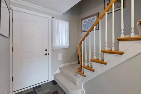 Entry Way - 173 Cornell Ave, Des Plaines, IL 60016 photo 1 of 1
