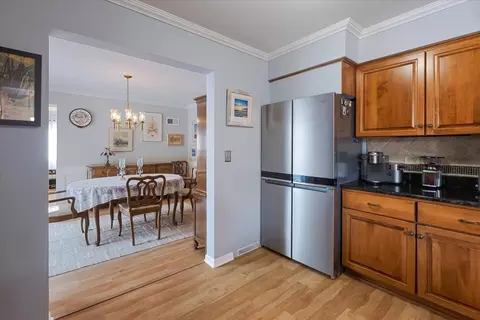 Kitchen - 173 Cornell Ave, Des Plaines, IL 60016 photo 2 of 3