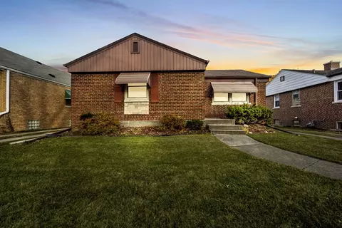 2223 S 7th Ave, North Riverside, IL 60546