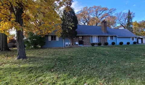 81 Lillian Ln, Yorkville, IL 60560