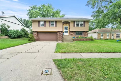 804 Bussey Ct, Streamwood, IL 60107