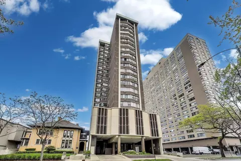 6325 N Sheridan Rd #608, Chicago, IL 60660