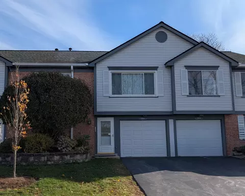 27 W210 Providence Ln, Winfield, IL 60190