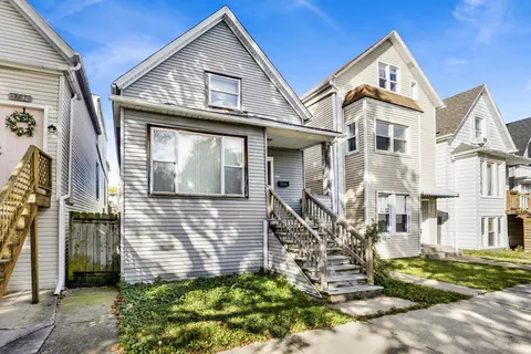 3748 N Sacramento Ave, Chicago, IL 60618