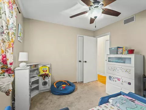 Bedroom - 1919 Tomahawk Ct, Freeport, IL 61032 photo 8 of 8