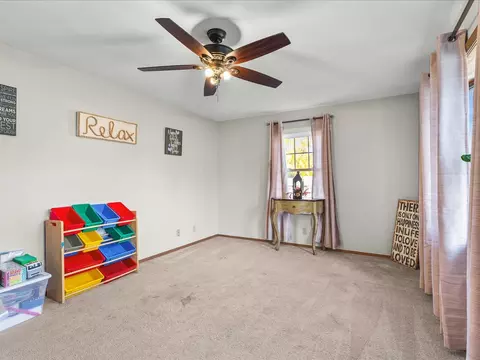 Bedroom - 1919 Tomahawk Ct, Freeport, IL 61032 photo 1 of 8