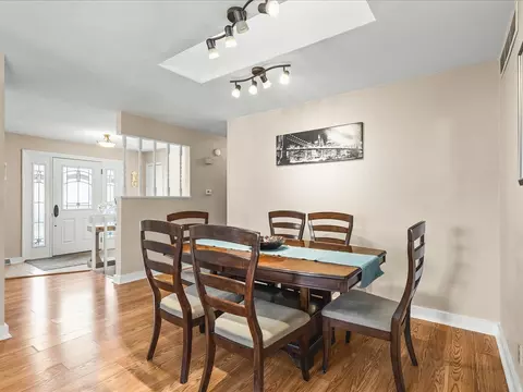 Dining - 1919 Tomahawk Ct, Freeport, IL 61032 photo 2 of 3