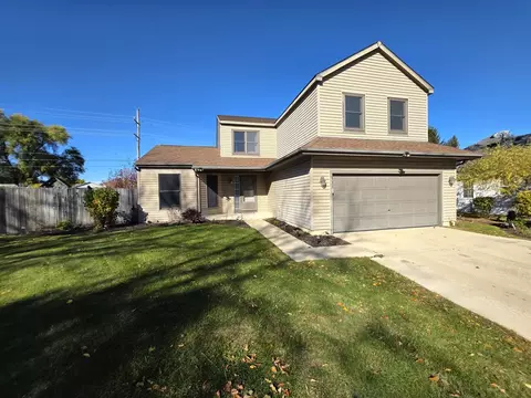 307 S Carriage Trl, Mchenry, IL 60050