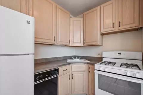 Kitchen - Undisclosed, Chicago, IL 60657 photo 2 of 2