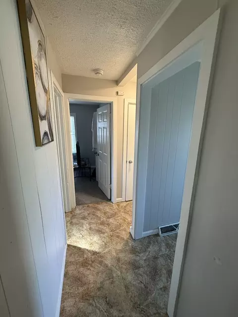 Entry Way - 625 S Gordon Ave, Kankakee, IL 60901 photo 1 of 1