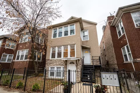 4445 N Kimball Ave #2, Chicago, IL 60625