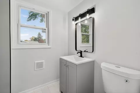 15823 S Saint Louis Ave, Markham, IL 60428 photo 5