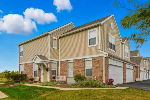571 Springbrook Trl N, Oswego, IL 60543