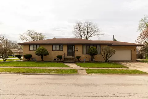 17246 Bernadine St, Lansing, IL 60438
