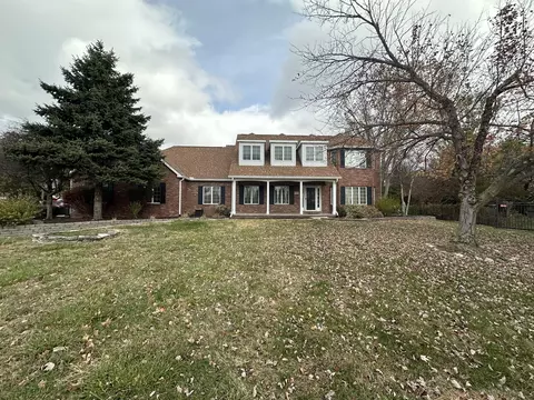 1917 Redbud Ln, Bloomington, IL 61704