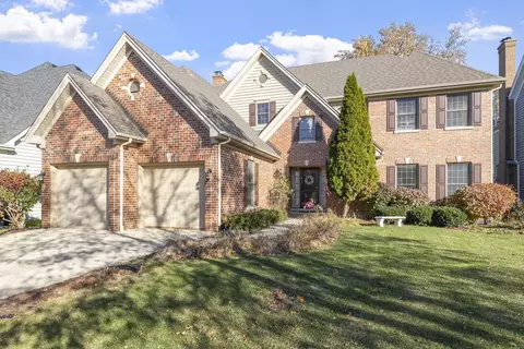 725 Heath Ct, Westmont, IL 60559