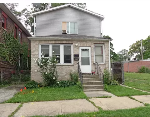268 E 157th St, Harvey, IL 60426