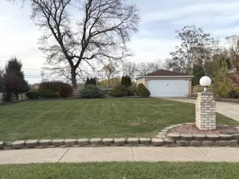 2736 Circle Dr, Markham, IL 60428 photo 1