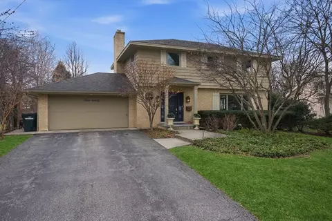 320 W Russell St, Barrington, IL 60010