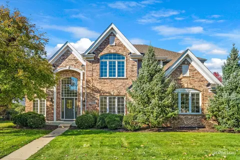 39 W415 Washburn Pl, Geneva, IL 60134