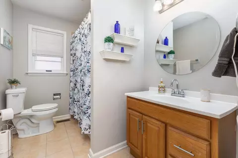 Bath - 118 W Reader St, Elburn, IL 60119 photo 1 of 2
