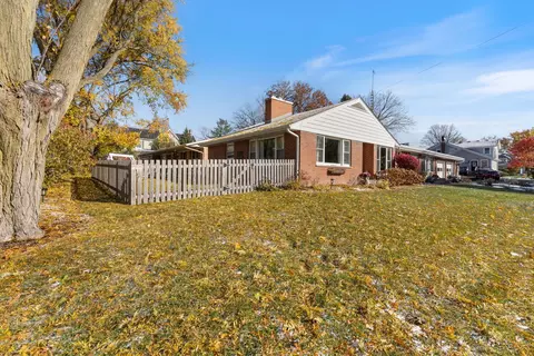 Exterior - 118 W Reader St, Elburn, IL 60119 photo 3 of 8