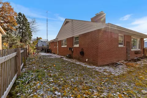 Exterior - 118 W Reader St, Elburn, IL 60119 photo 7 of 8