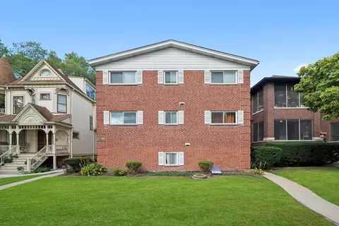 327 S Wisconsin Ave #5B, Oak Park, IL 60302